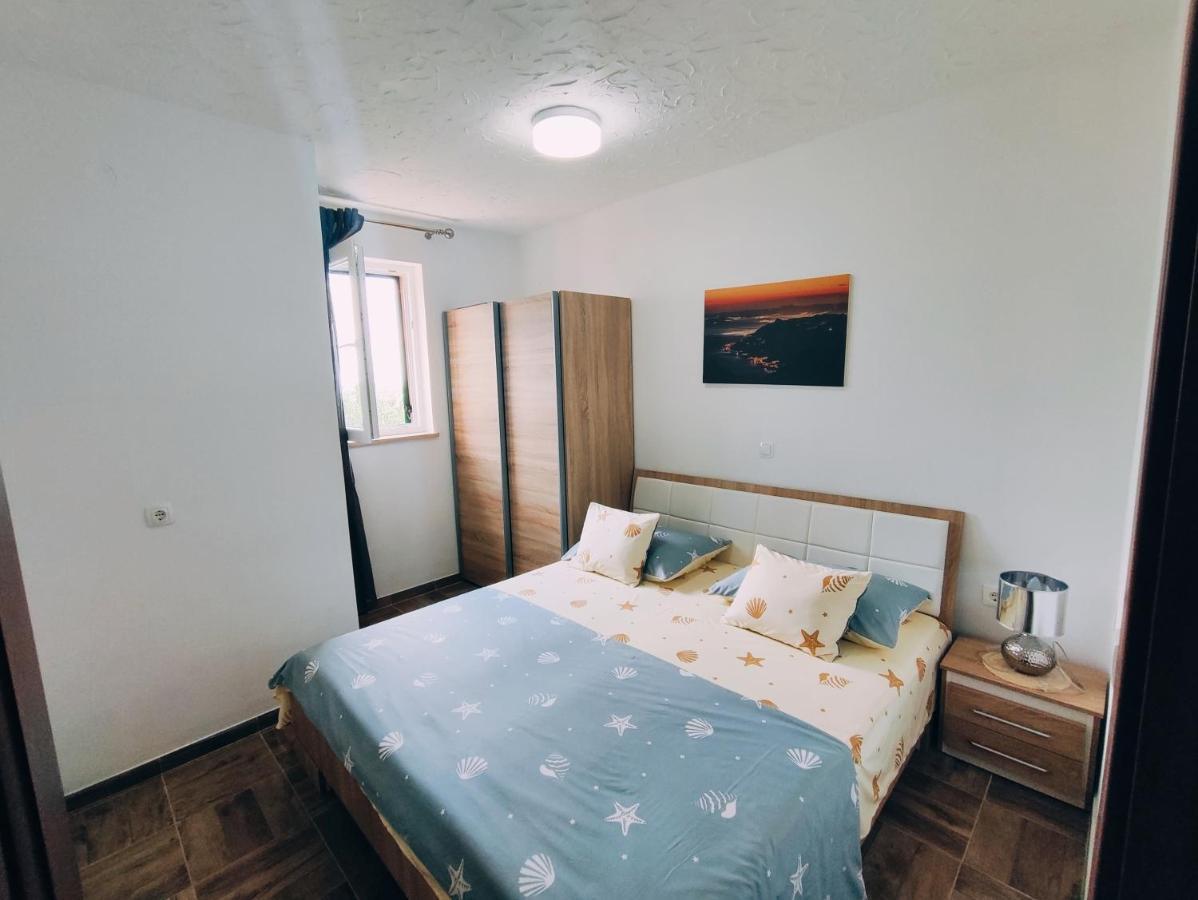Apartmani Nada Mustapic Brela Eksteriør bilde